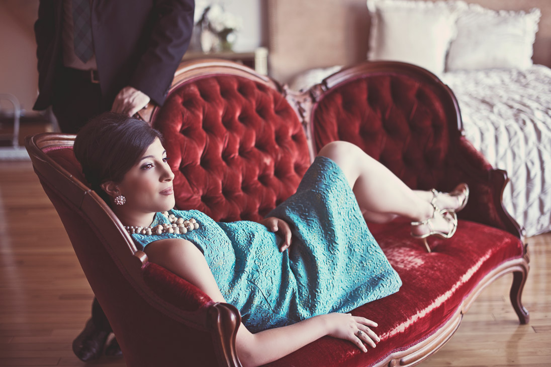 A 1960s Vintage Inspired Maternity Shoot