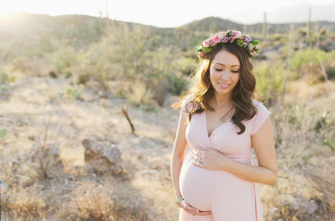 Beautiful Desert Maternity Session in Arizona