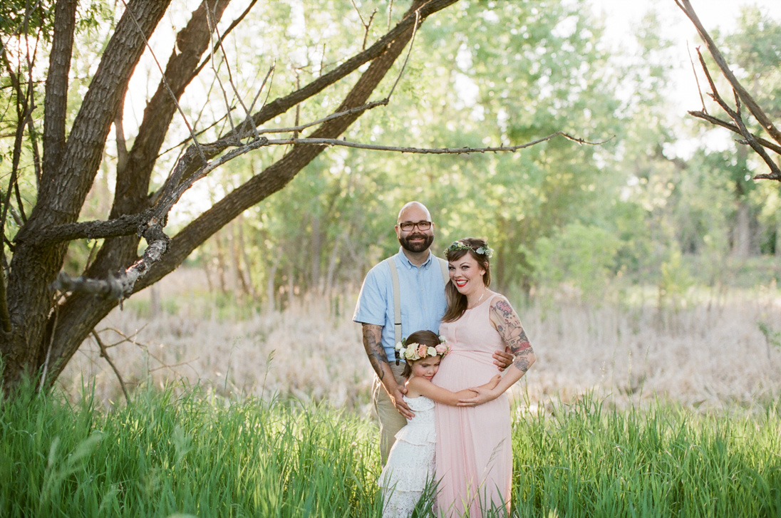 Timeless Outdoor Family Maternity Shoot in Fort Collins