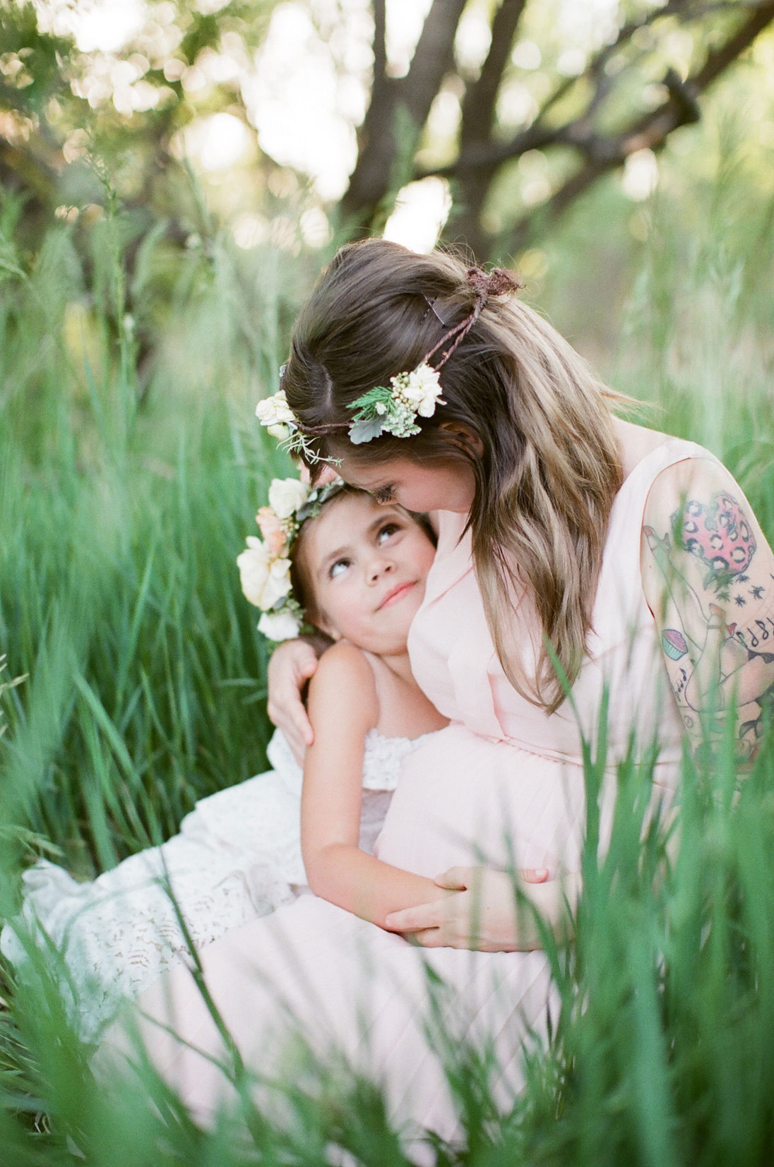 Timeless Outdoor Family Maternity Shoot in Fort Collins