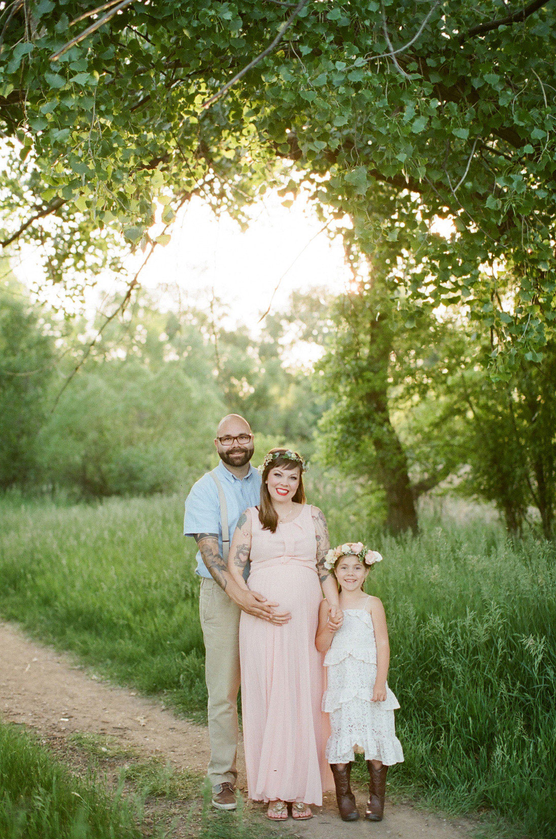 Timeless Outdoor Family Maternity Shoot in Fort Collins