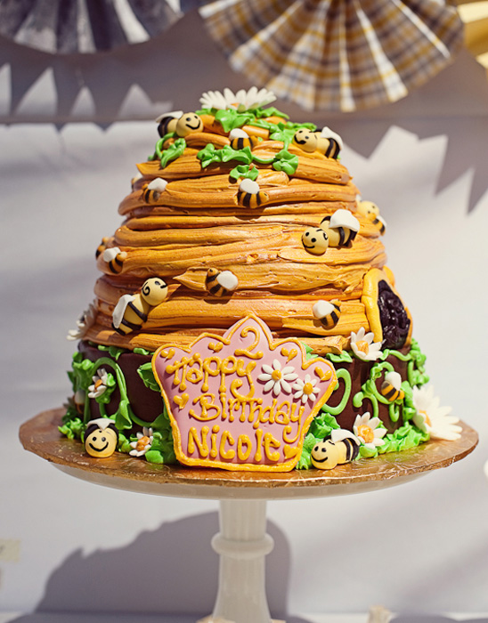 Bumble bee themed birthday cake
