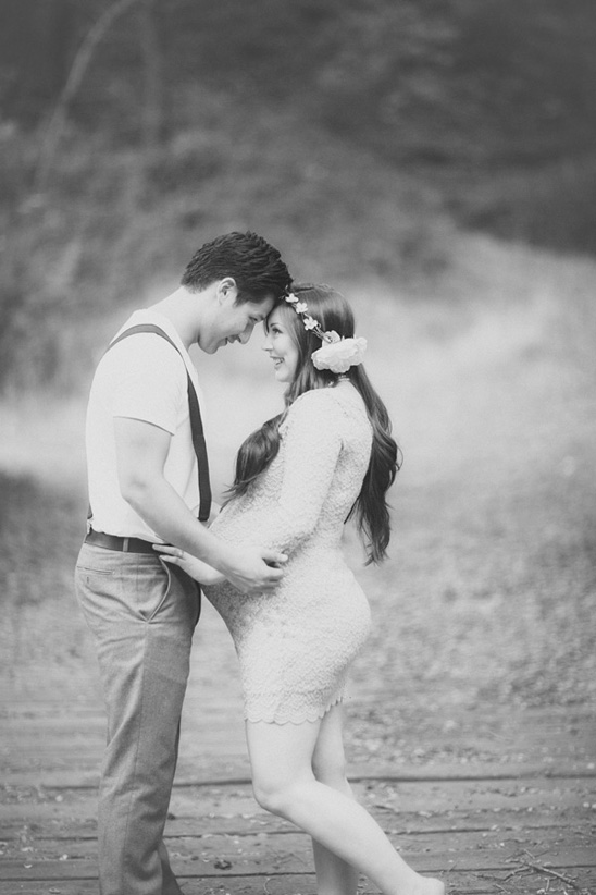 Romantic maternity photos with a vintage feel