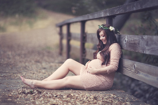 Romantic maternity photos with a vintage feel