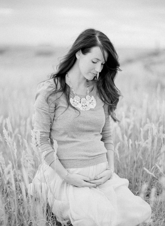 Beautiful Film Maternity Shoot in the Mountains