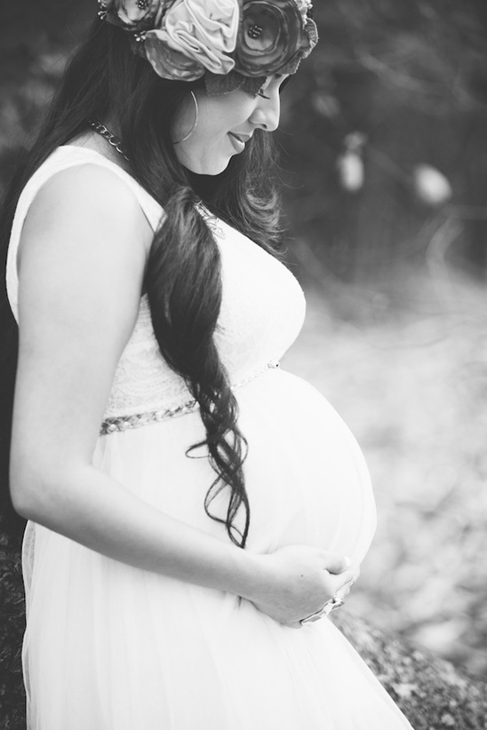 Beautiful Maternity Shoot Inspired by Mexican Culture