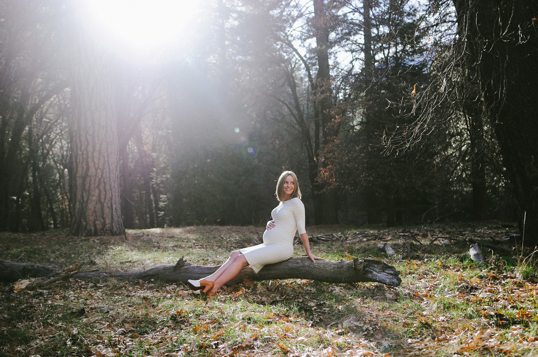 Beautiful Yosemite Maternity Session