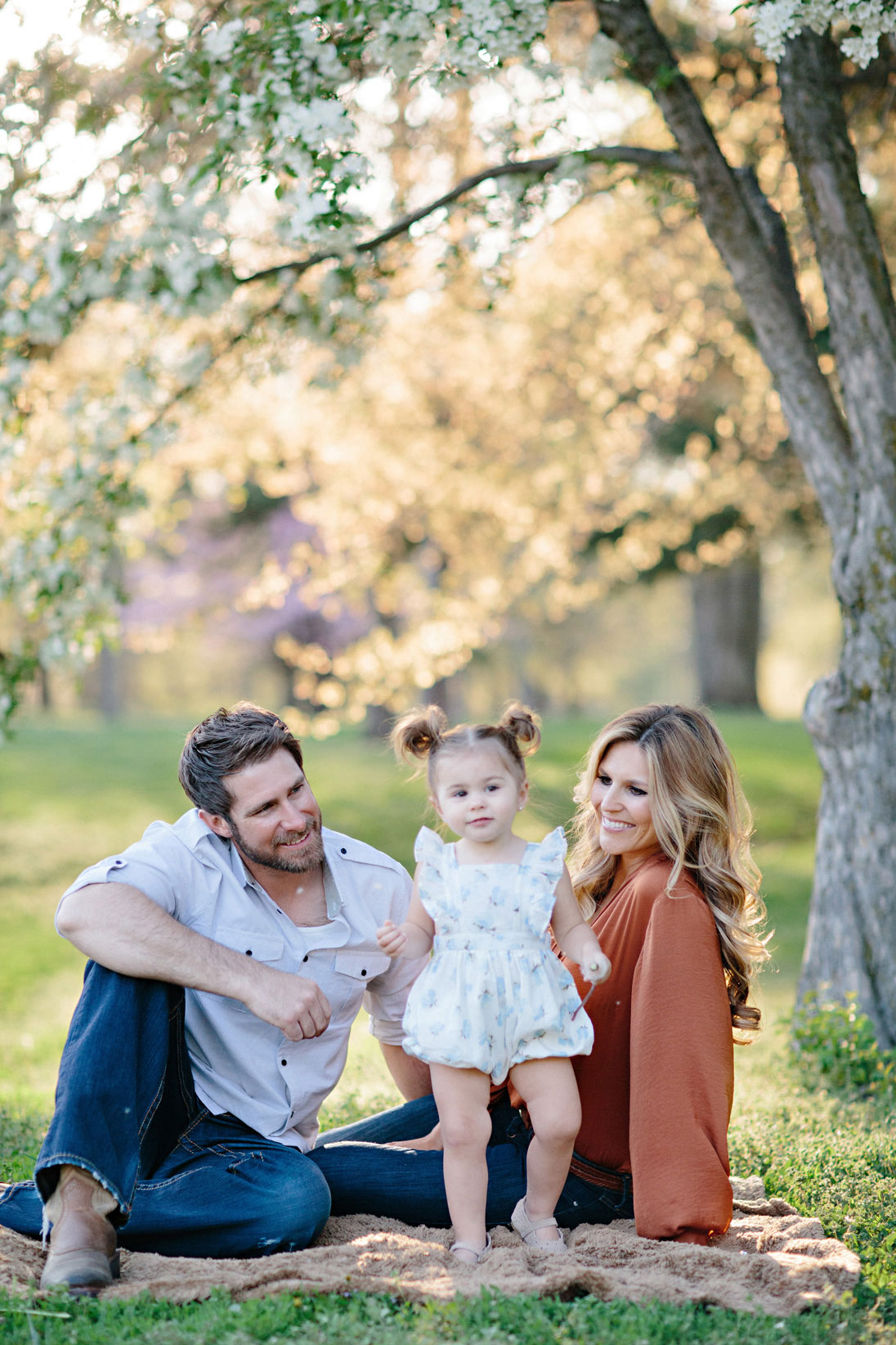 Adorable Family Portraits in the Park