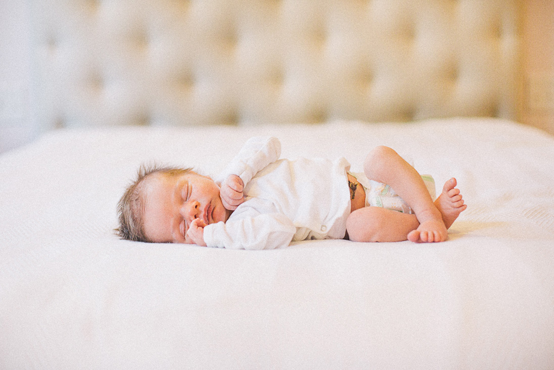 Natural light newborn session by Sophie Kawalek